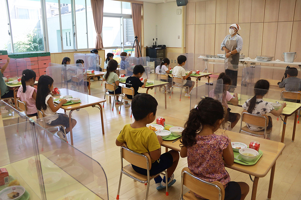 食べている全体の様子