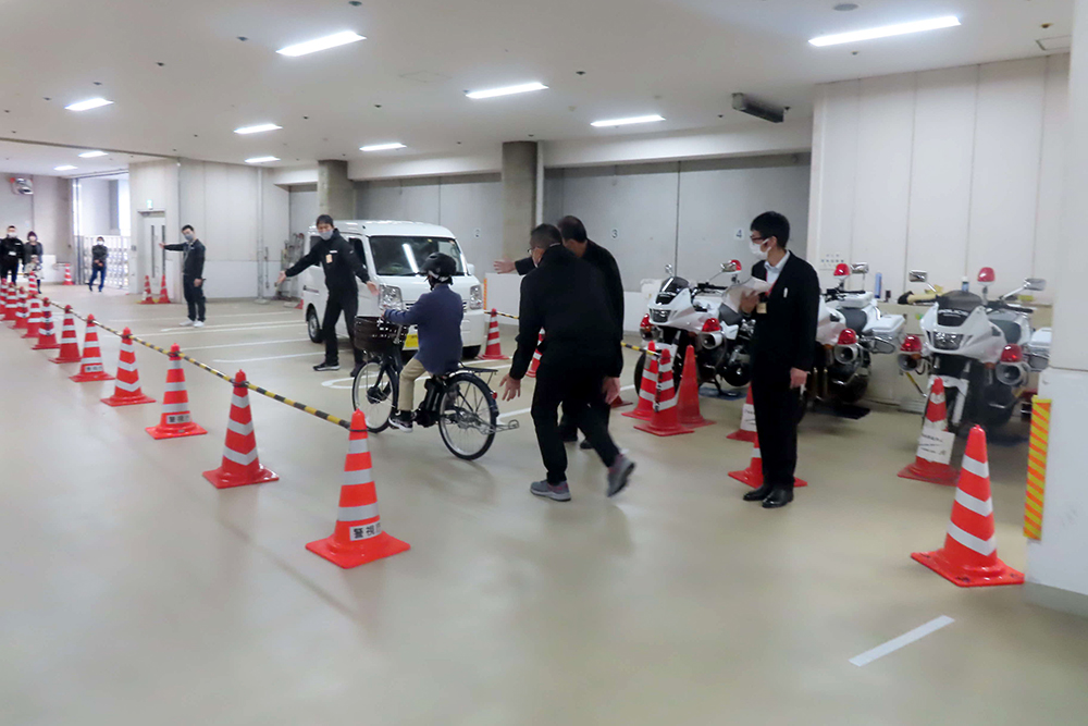 駐車場での実技講習