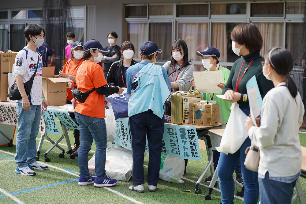 抽選会賞品引き渡し2