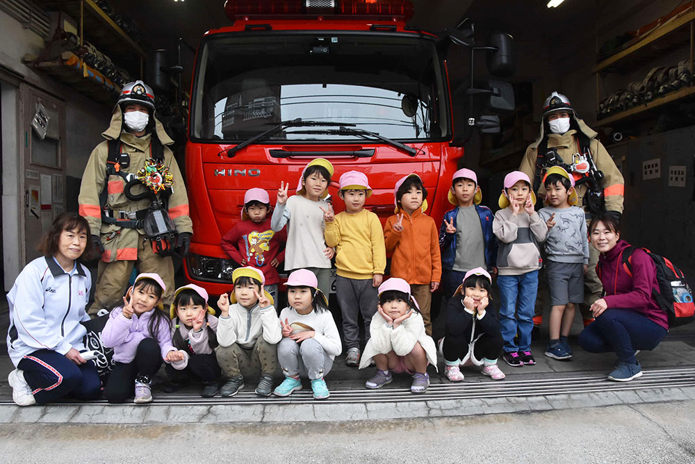 消防署で集合写真