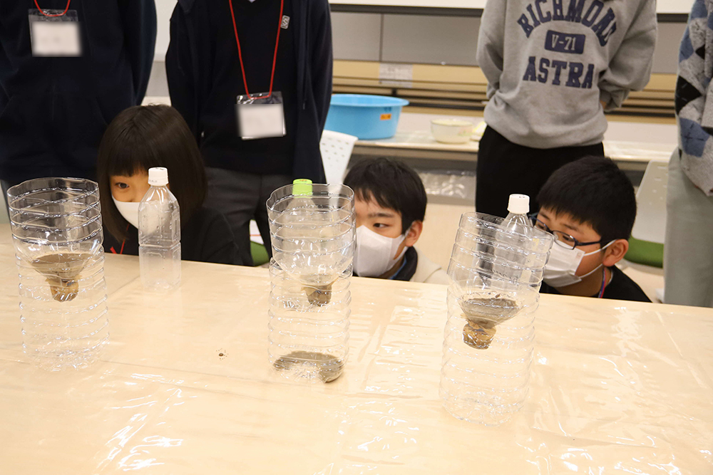 土の水透過率を実験