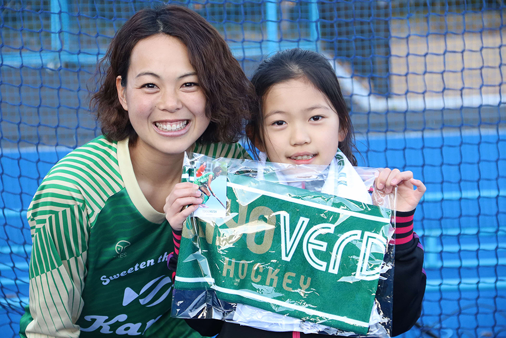 選手とグッズが当たった参加者