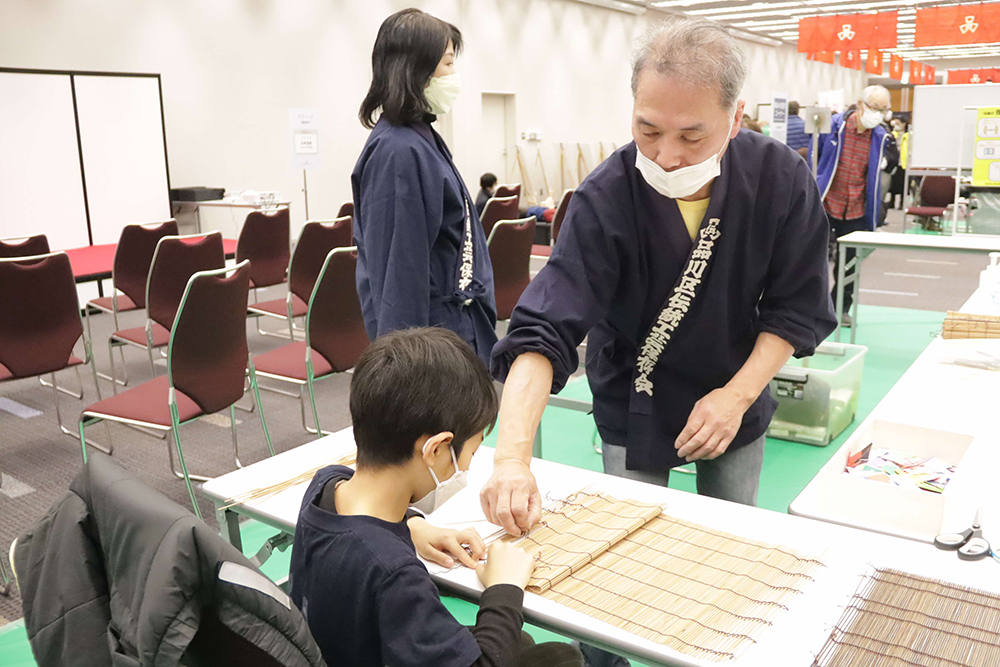 すだれのランチョンマットづくり