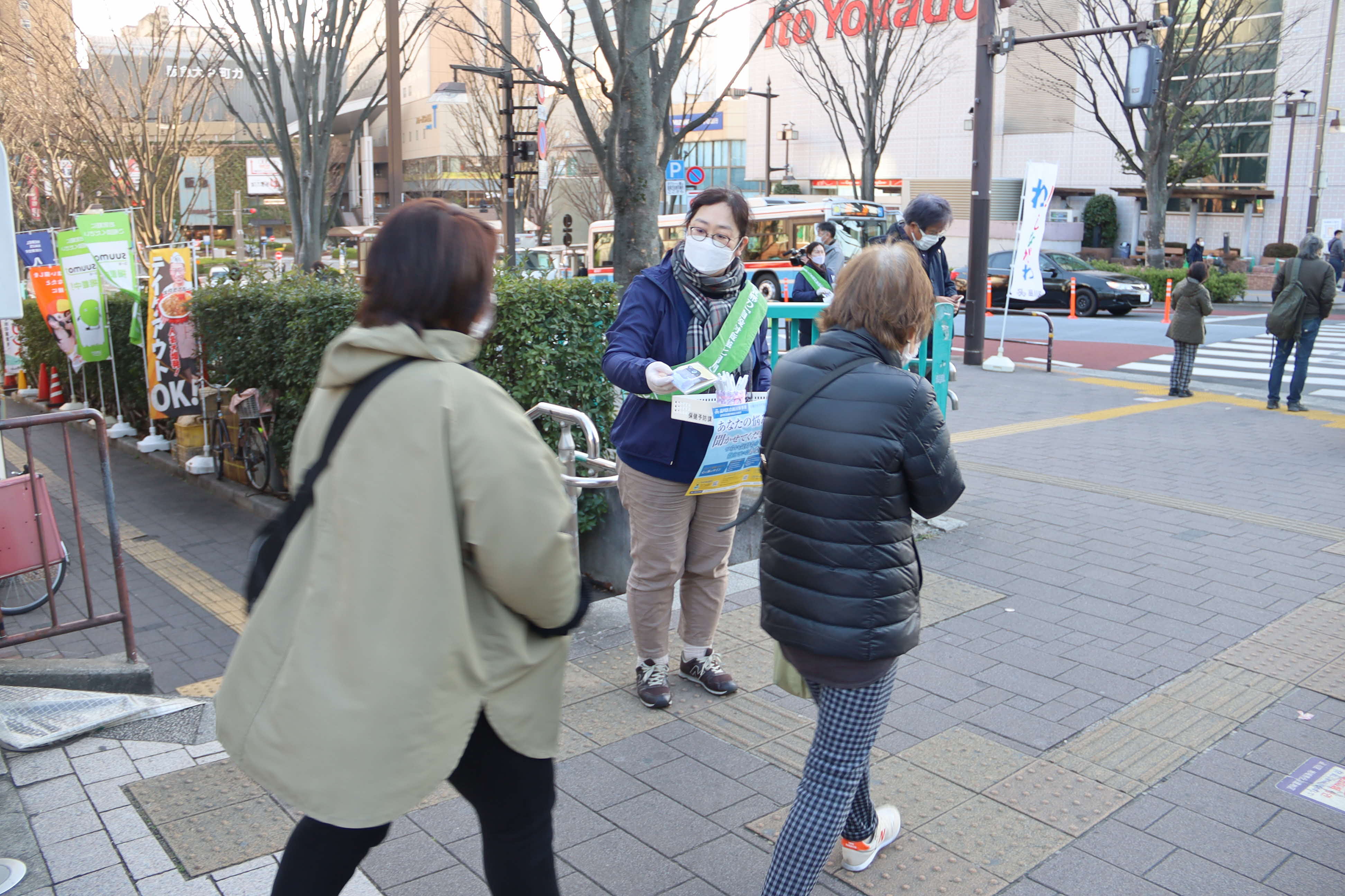 大井町駅前での啓発活動の様子