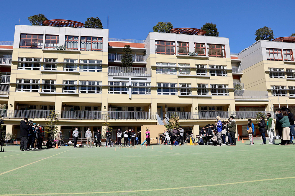 大会は日野学園校庭で行われた