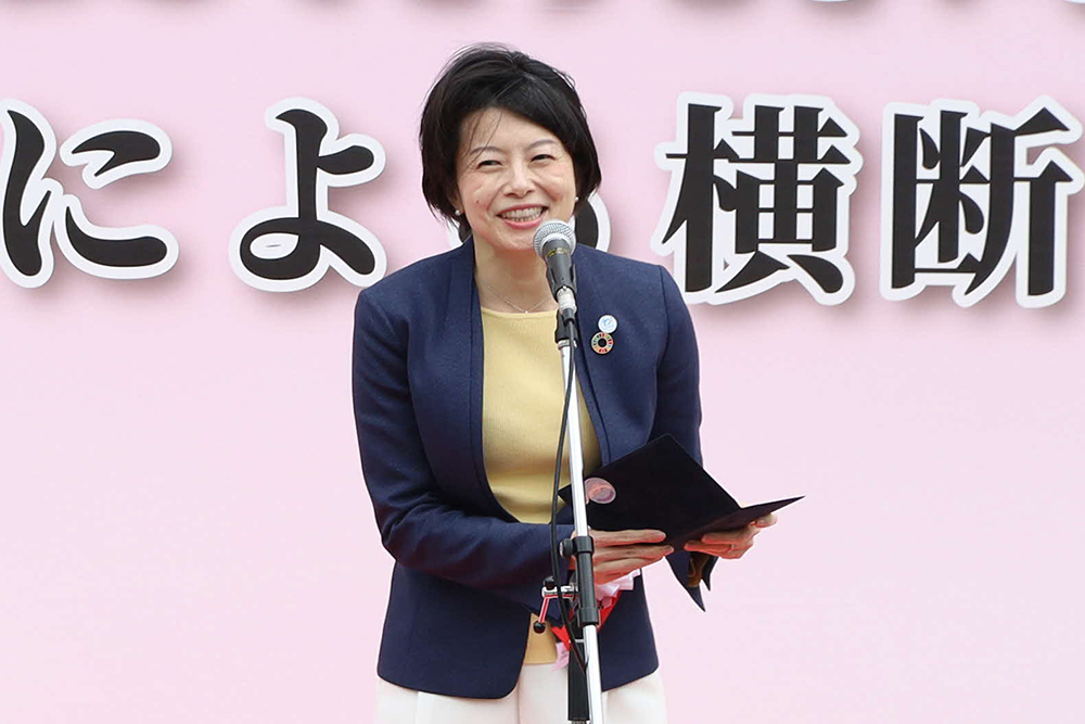 あいさつする森澤区長
