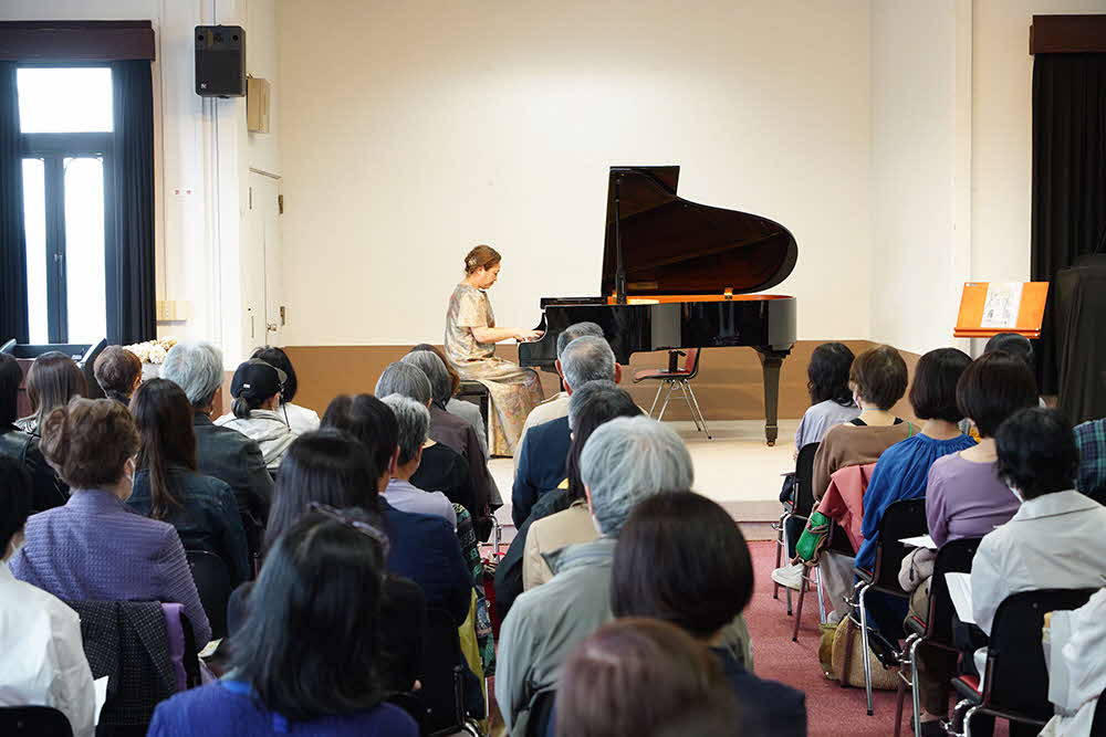 金沢恵理子さんピアノ演奏