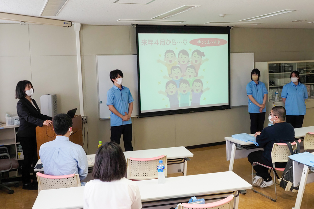 在校生が学校紹介