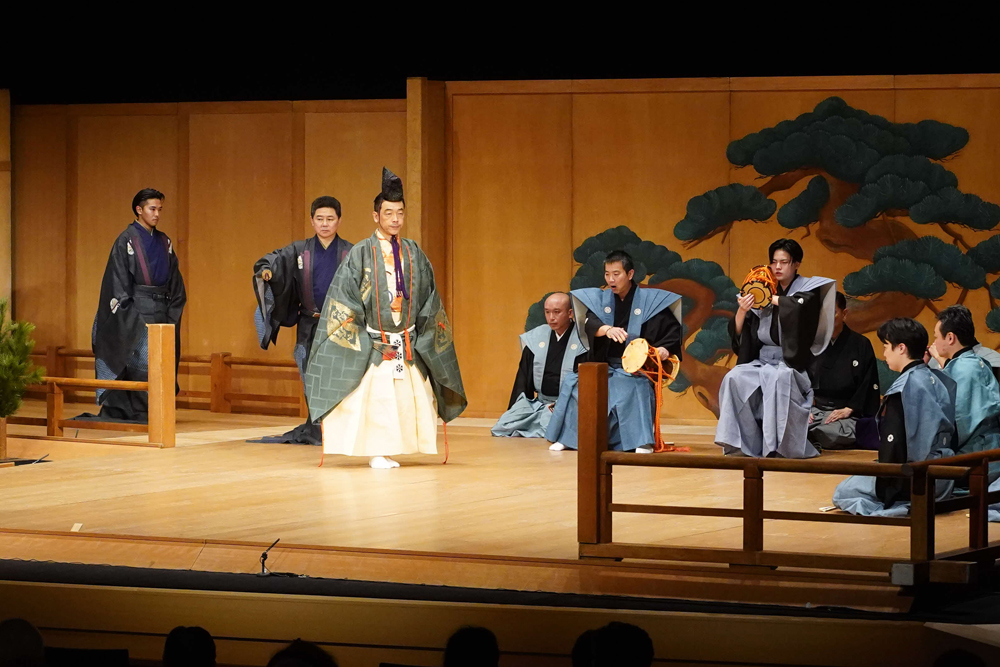 演武をする人が入ってきている様子の写真