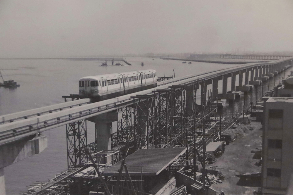 建設中の大井競馬場駅の写真の画像