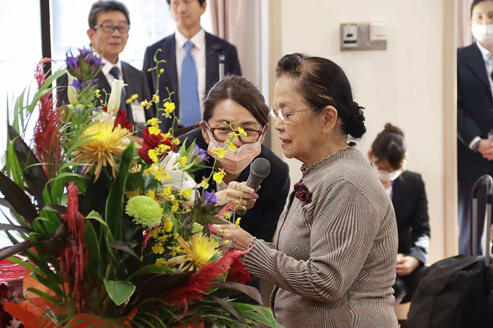 受賞者代表が謝辞を述べる画像