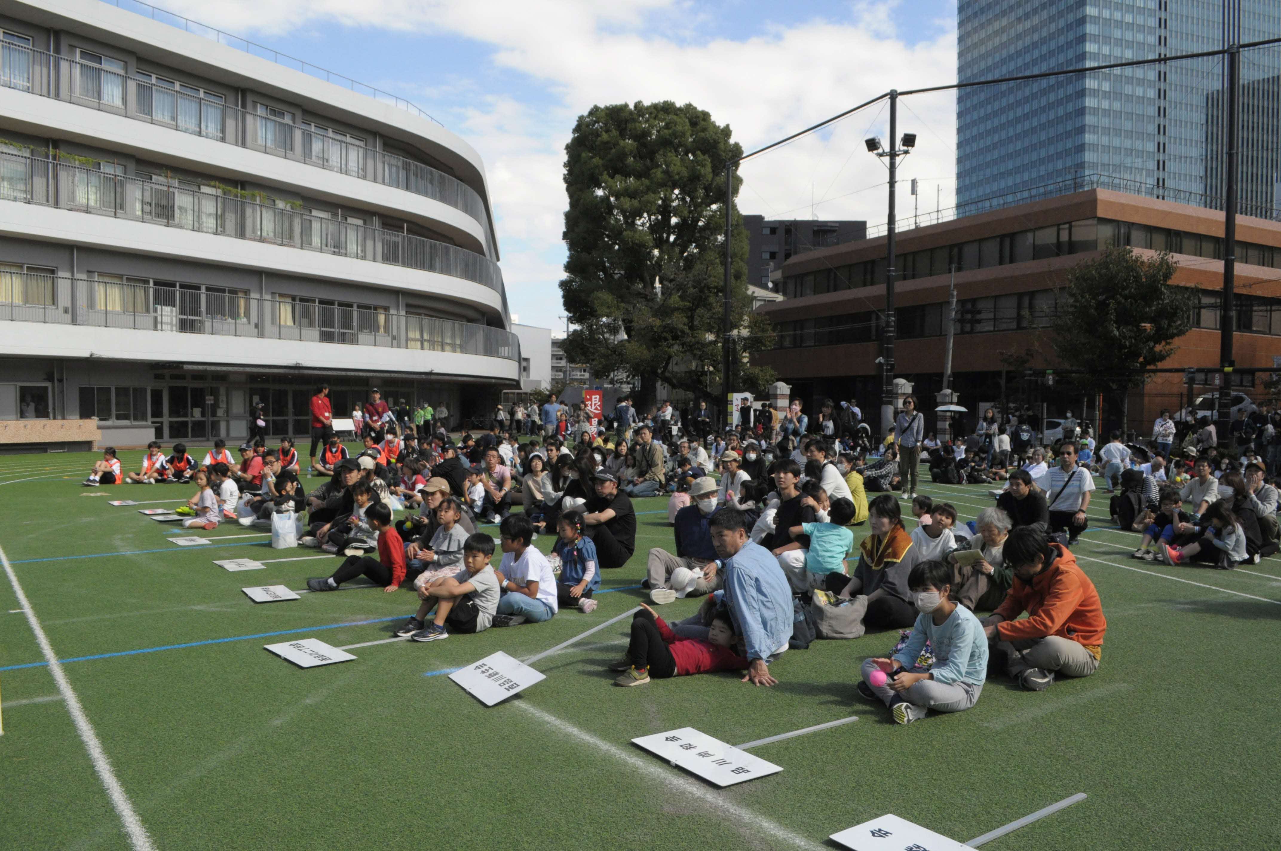 開会式 　町会・自治会ごとに整列