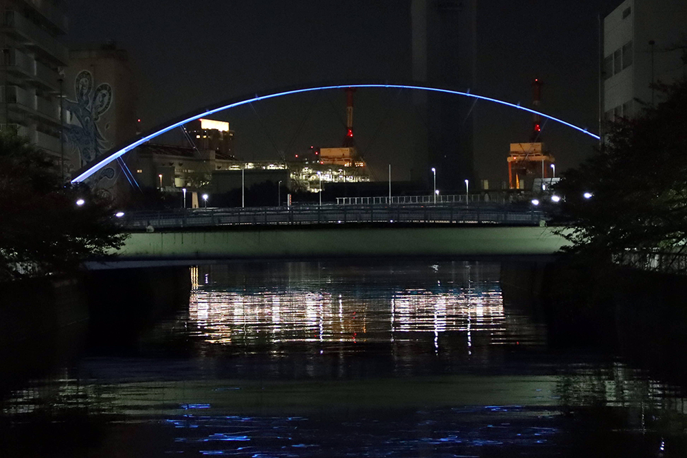 アイル橋のライトアップの写真
