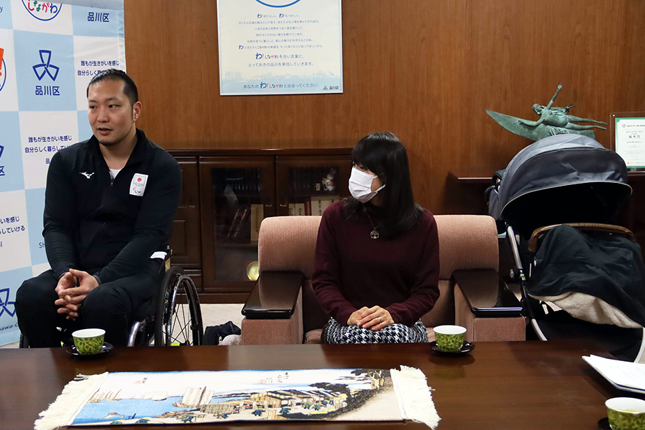 角田選手が話している写真