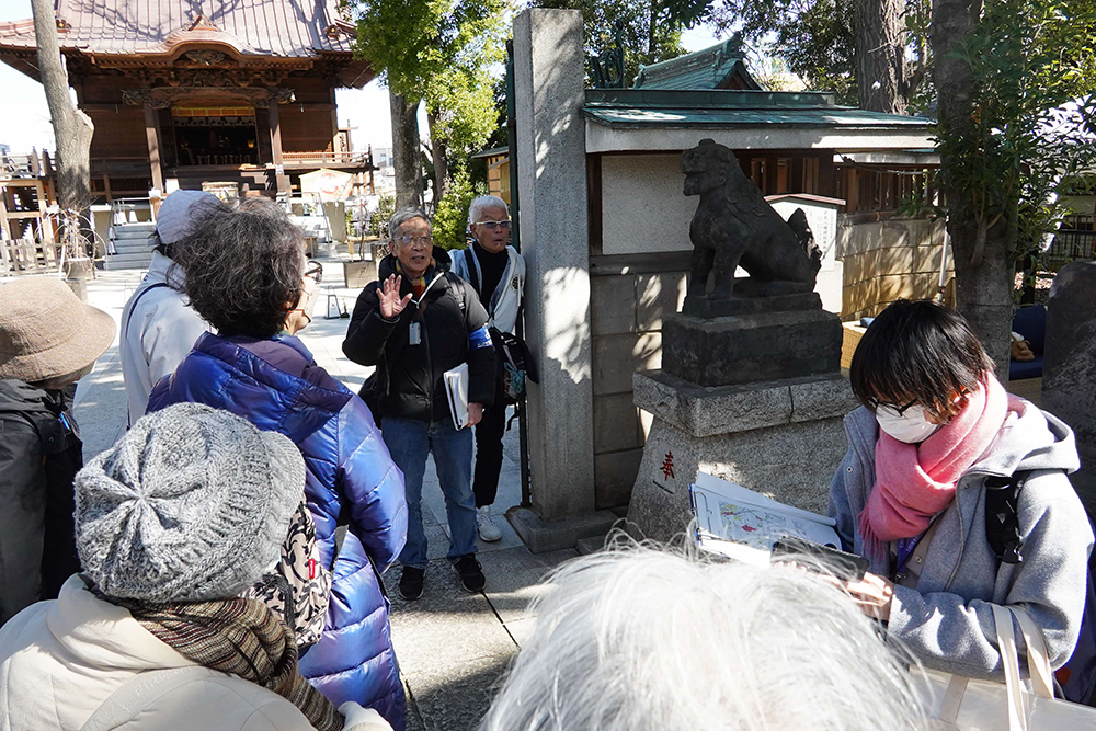 戸越神社を訪れる参加者の画像
