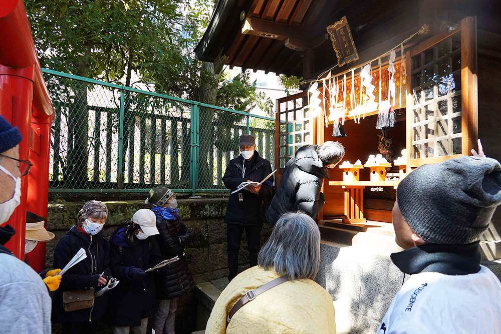 居木神社を訪れる参加者の画像