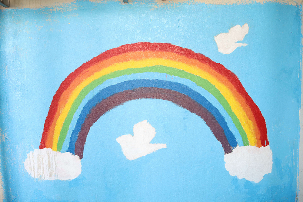 虹を描いたペイントの画像