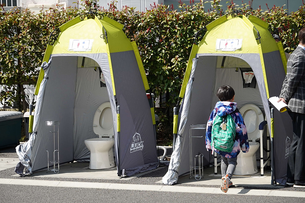 マンホールトイレの展示の画像