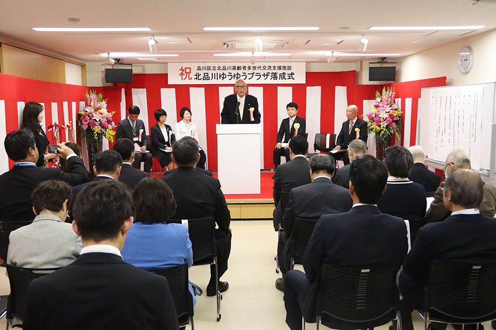 あいさつする品川第一地区連合町会会長の画像