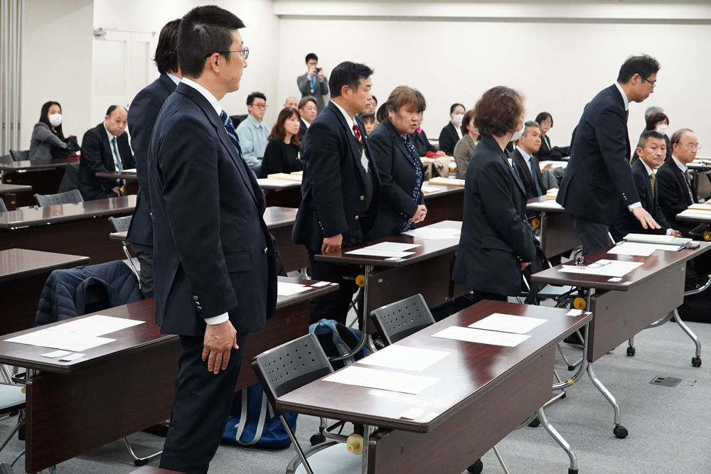 立っている様子写真