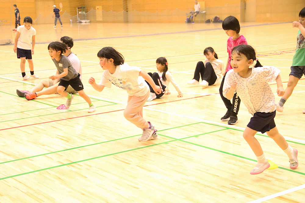 スタート直後の小学生クラスの参加者の画像