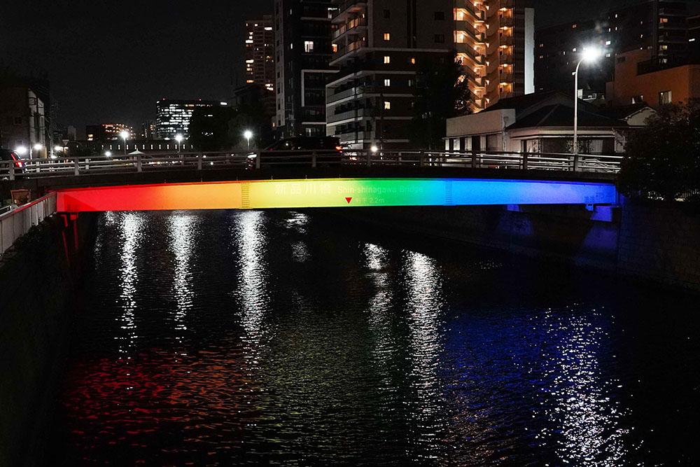ライトアップされた新品川橋