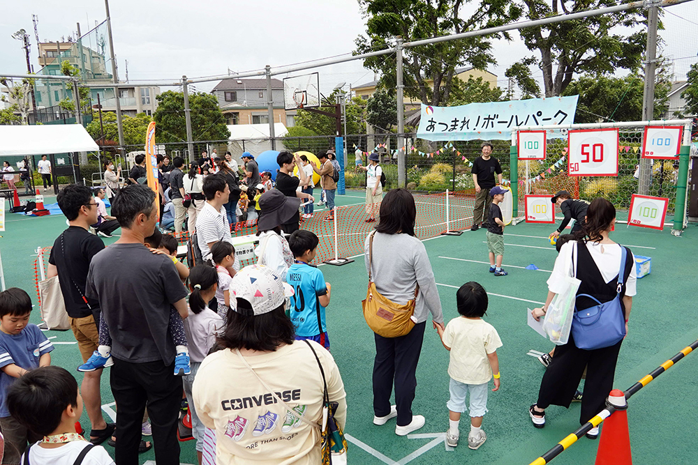 集まれボールパークで体験している写真