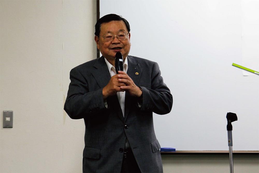 あいさつの様子