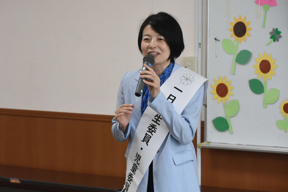 区長があいさつしている様子の写真