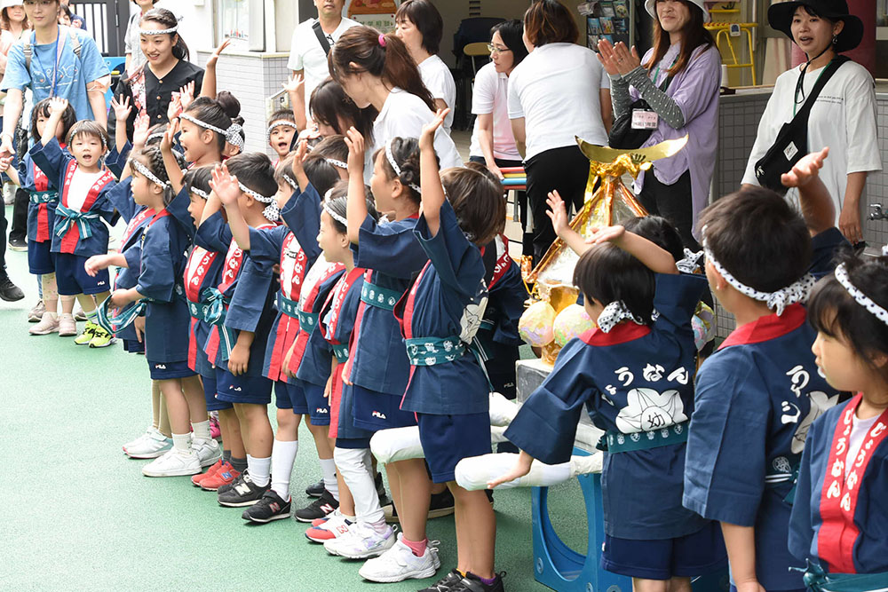 幼稚園児の集合画像