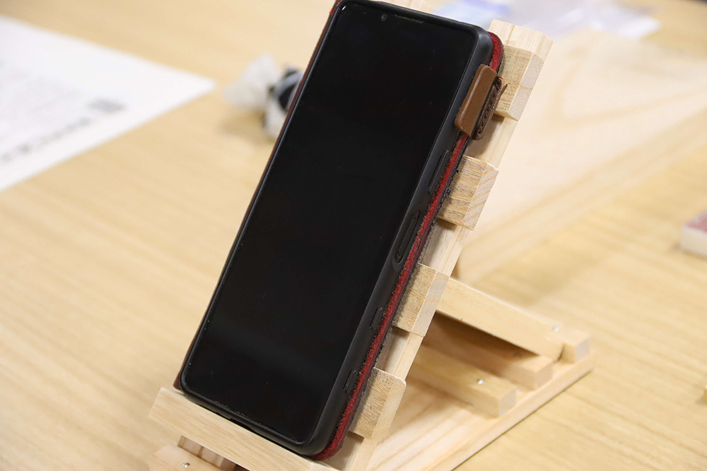 完成したスマホスタンドの画像