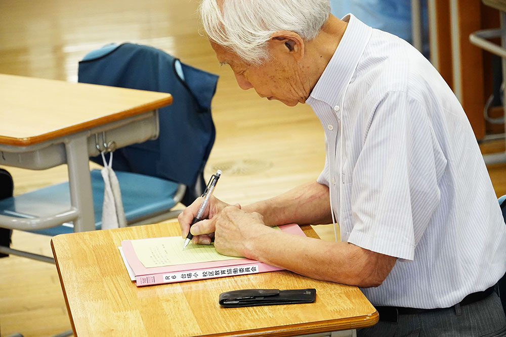 参加者アンケートに回答する画像