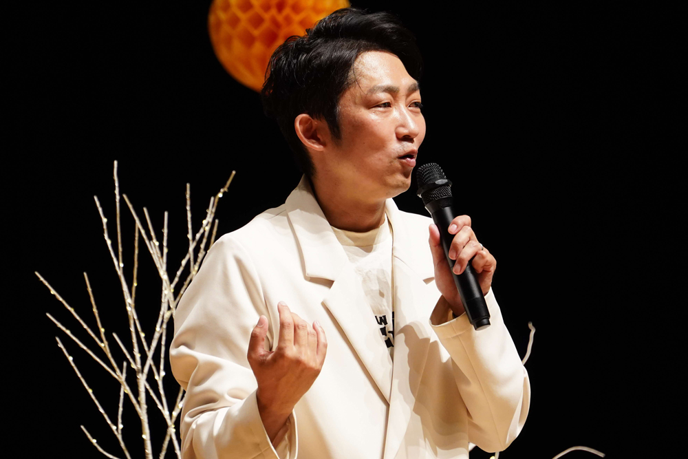 石田さんが話している様子の写真