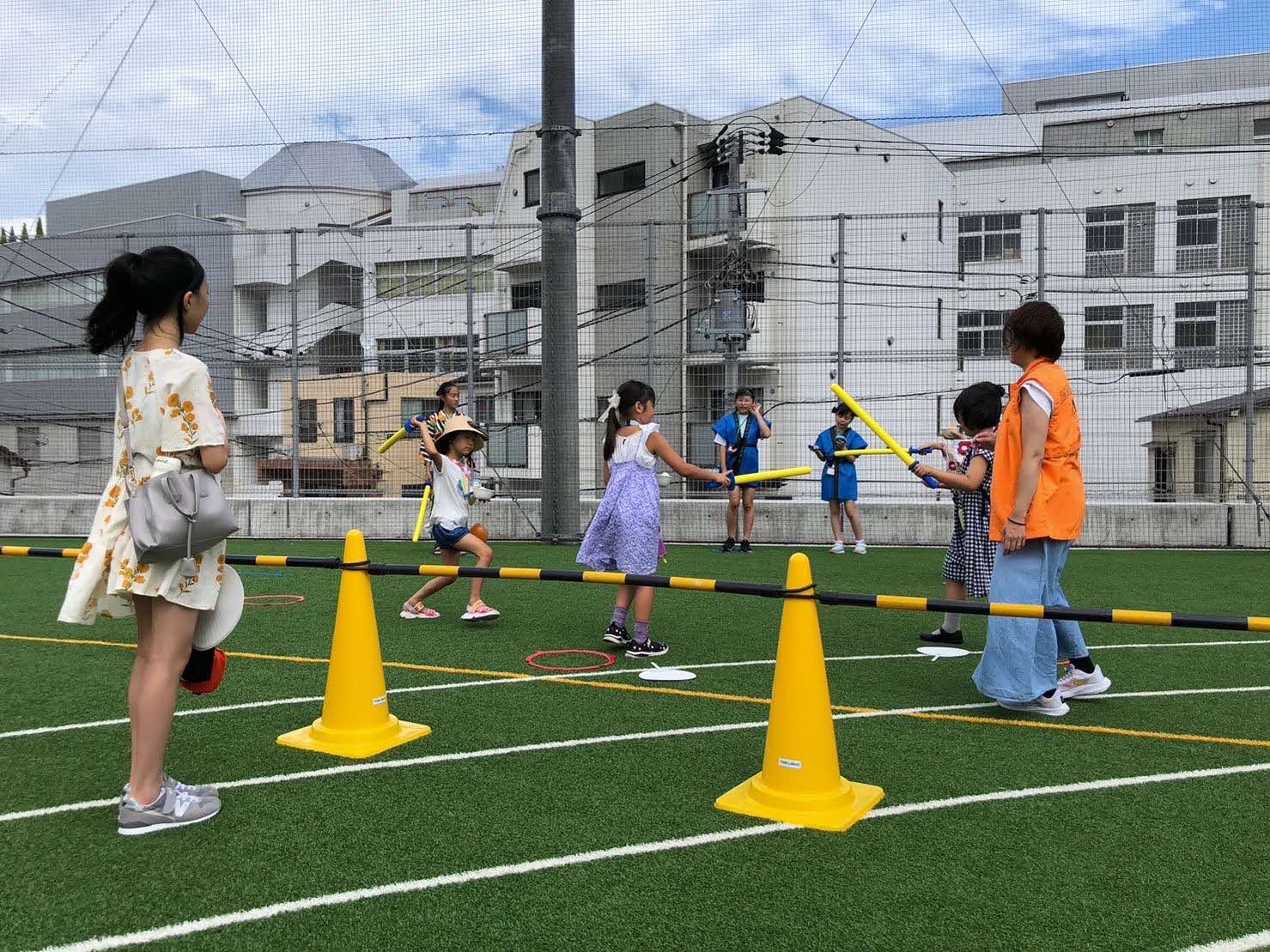 お祭りを楽しむ子どもたち