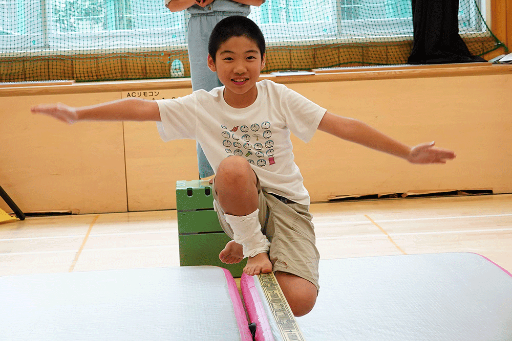 子どもが挑戦しているアップ写真