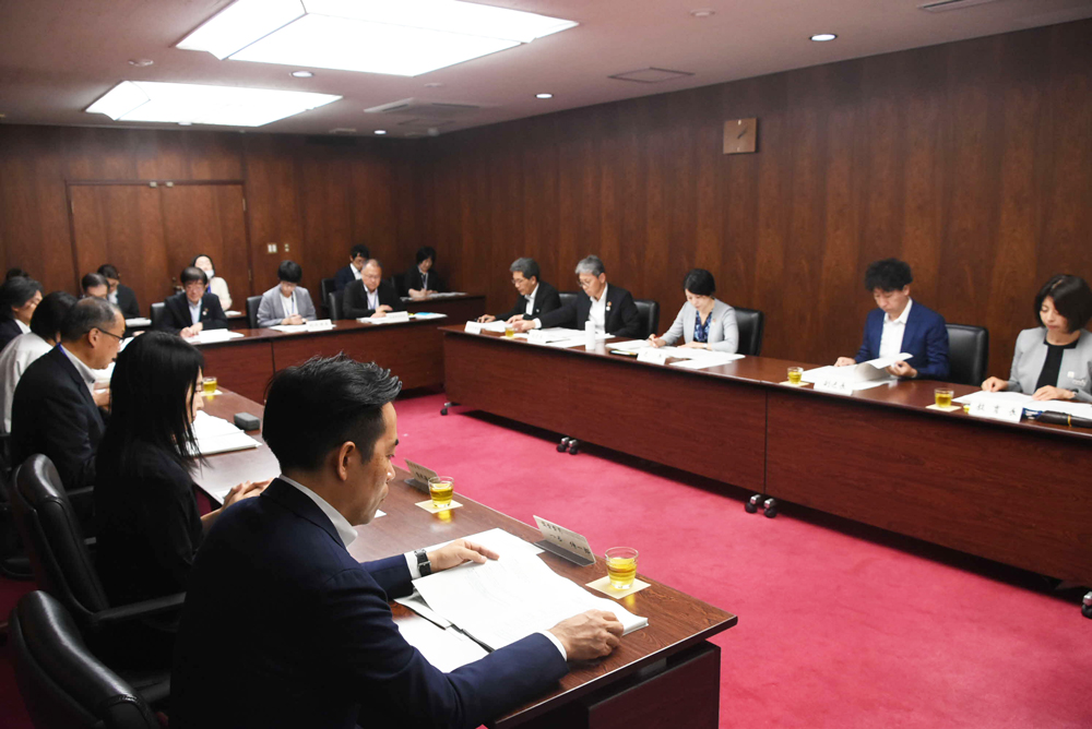 会場を広くとった写真
