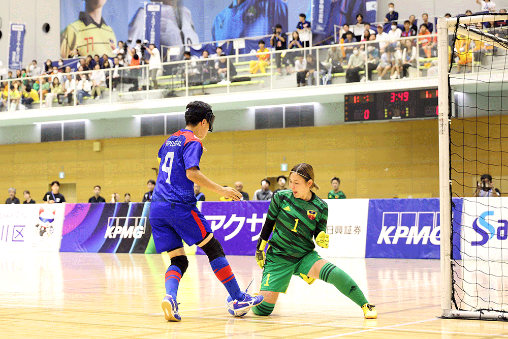 試合をしている写真