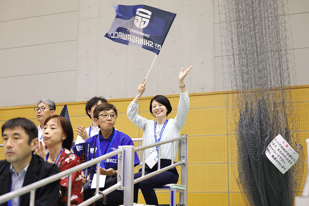 森澤区長が応援している写真