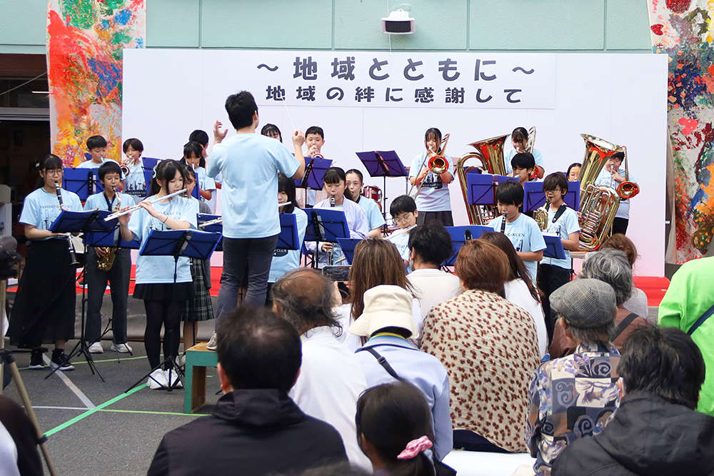八潮学園吹奏楽部の演奏の画像