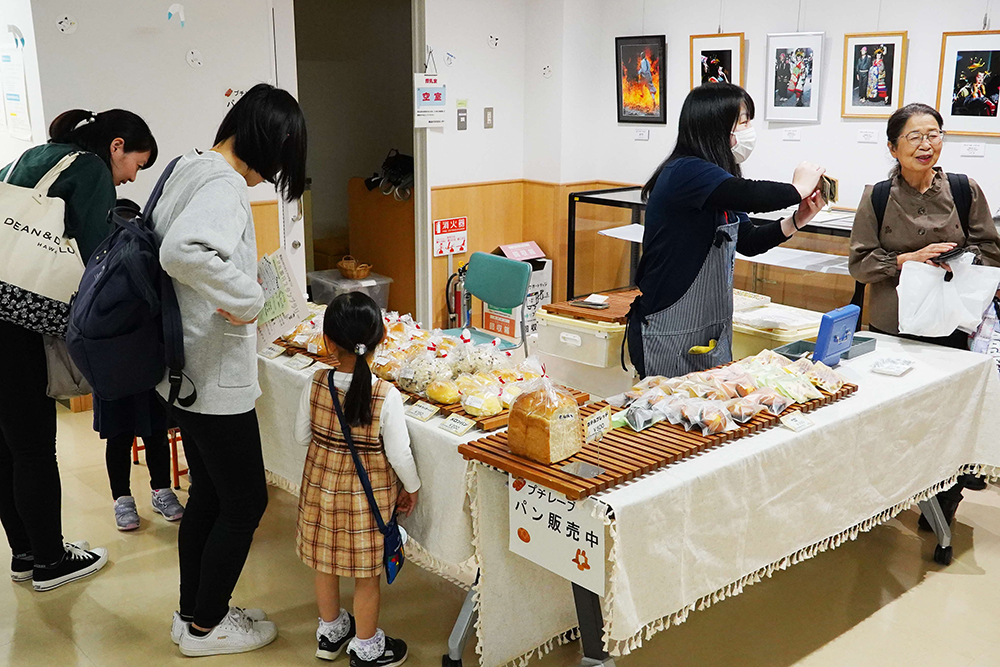 パン販売の様子
