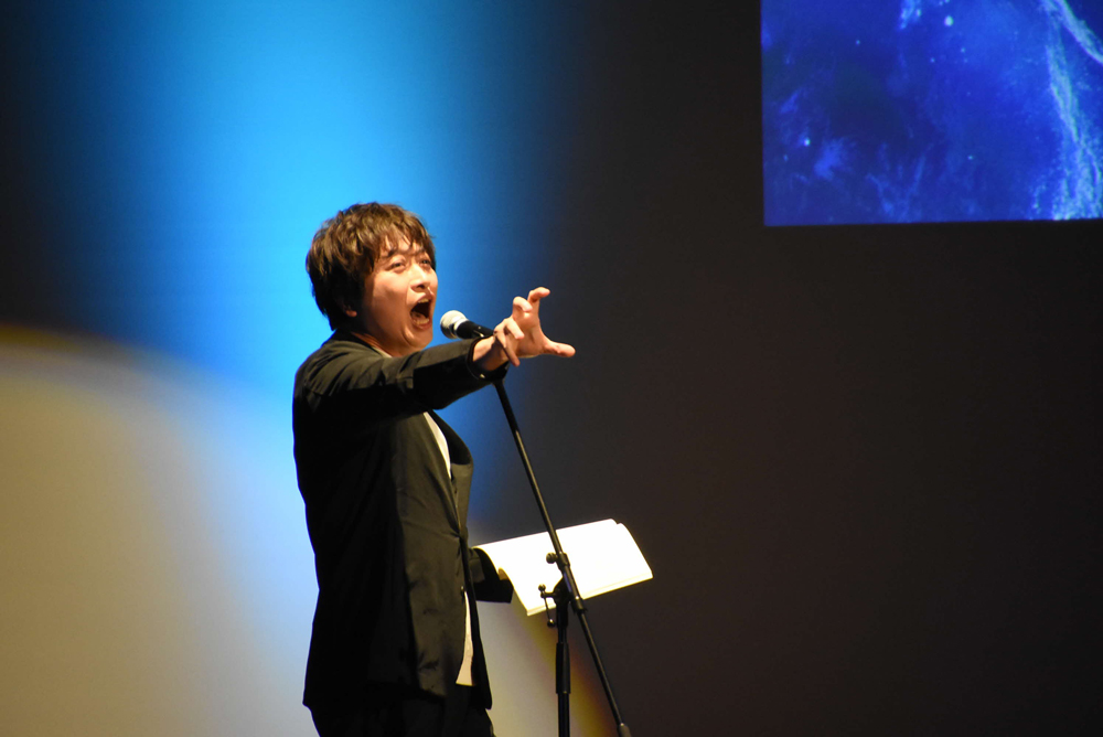 小野大輔の写真