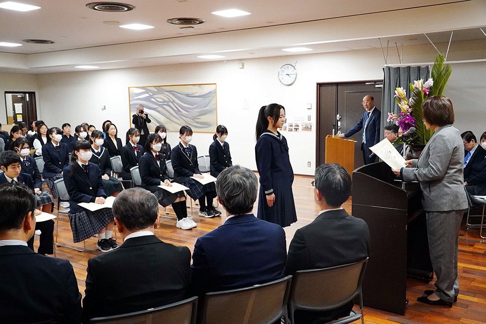 表彰を受けている写真