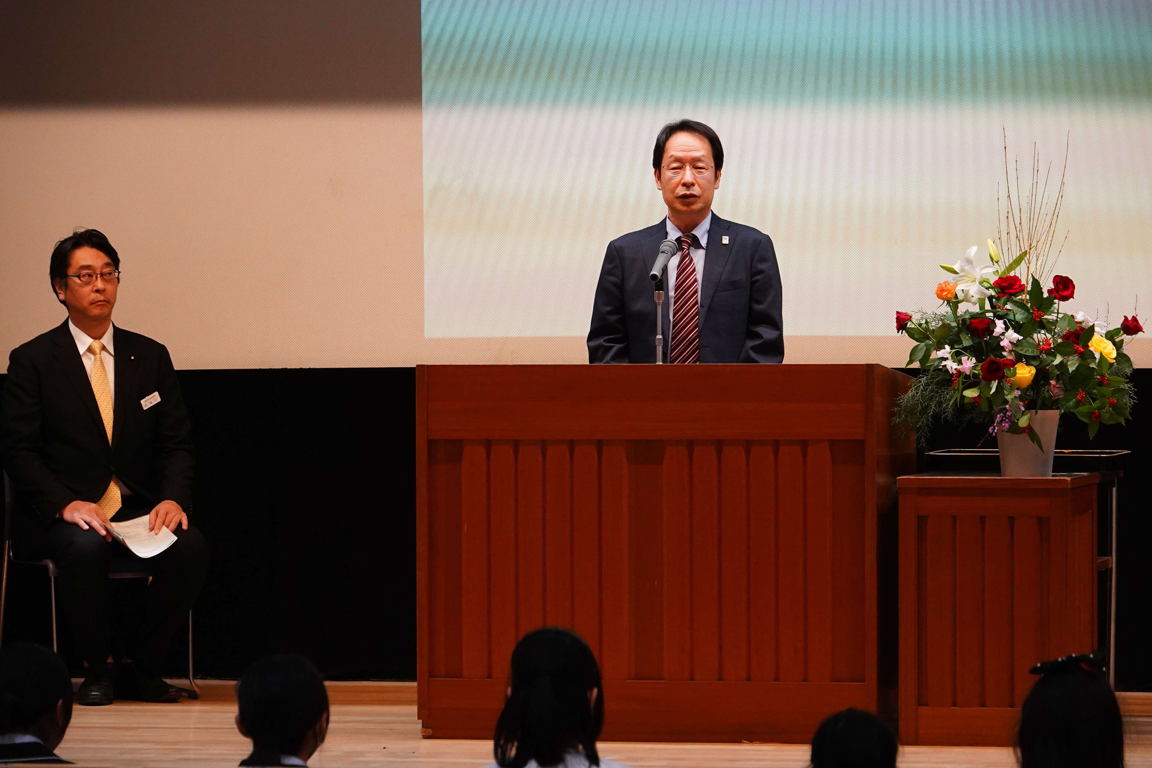 明推会鬼原会長の挨拶写真