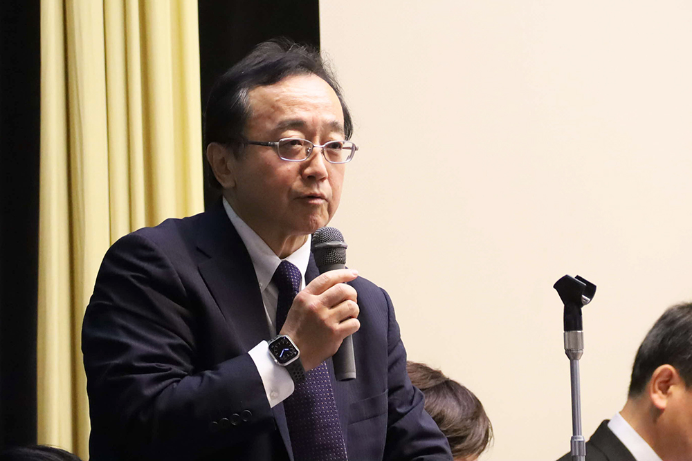 基調講演の講師の画像
