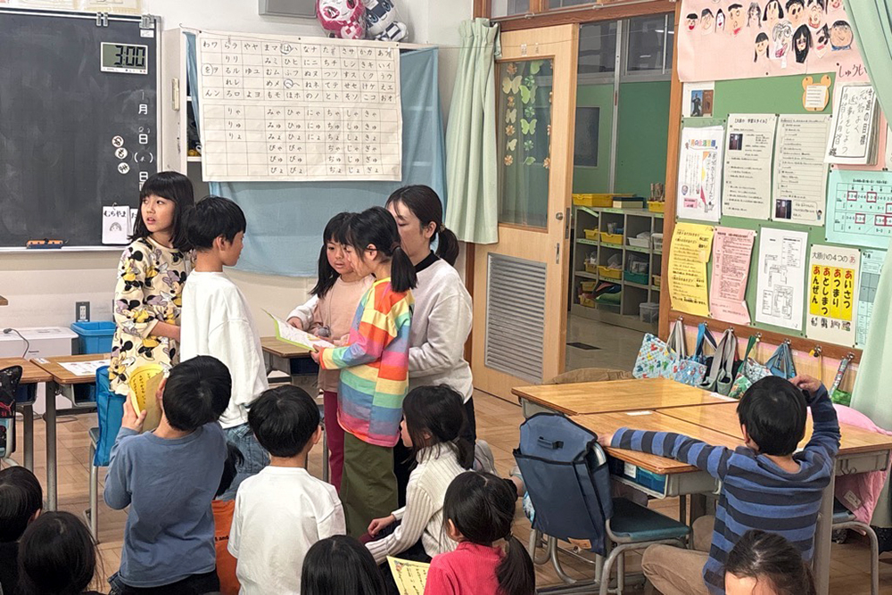 賞状を受け取っている写真
