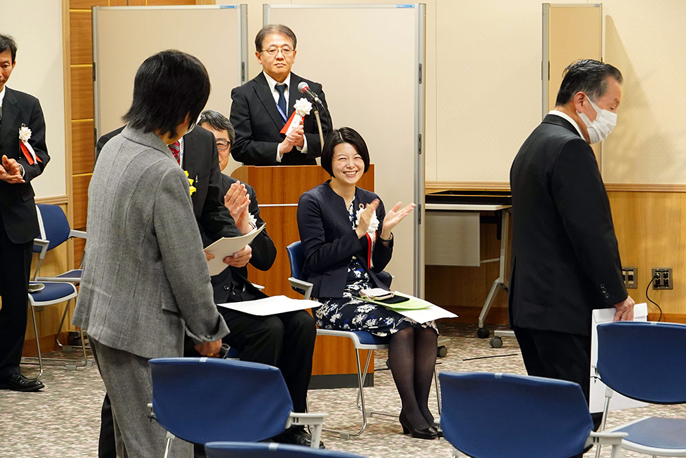 受賞者が入場している写真