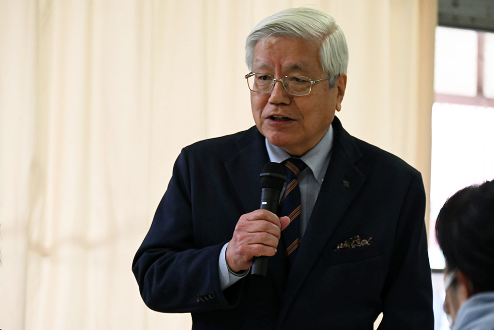 明石委員長の写真