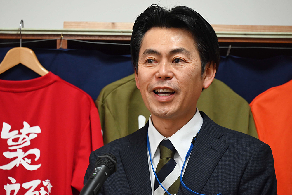 守屋校長が報告を行っている写真