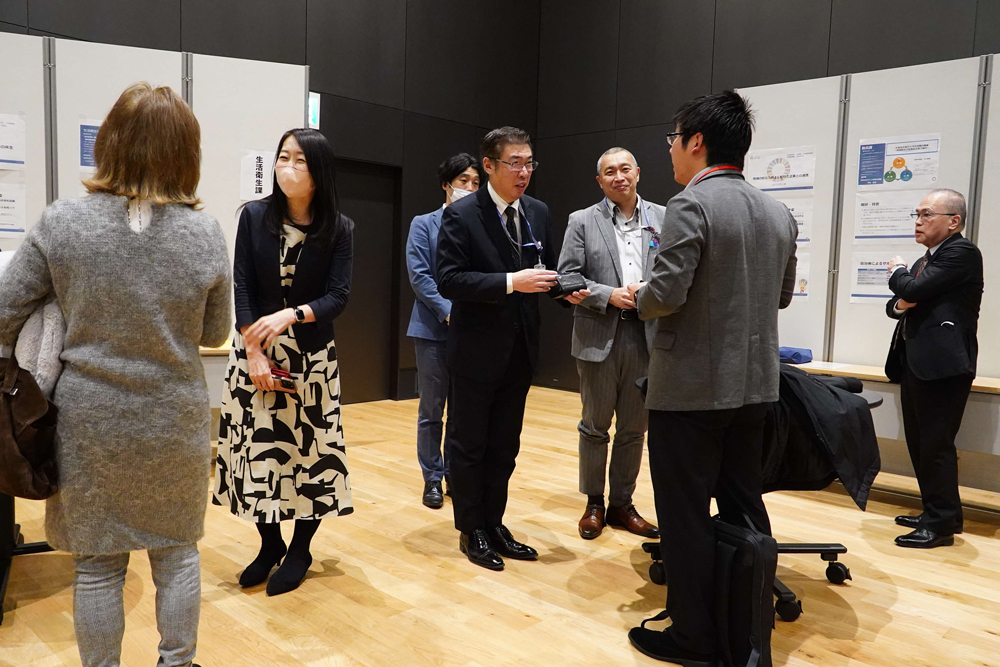懇談会の様子の写真