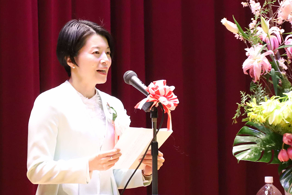 祝辞を述べる森澤区長の画像